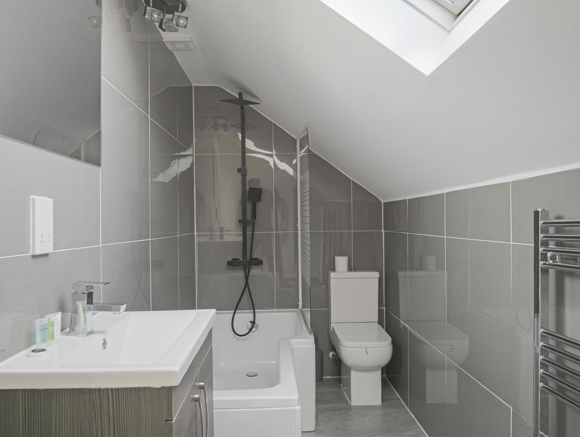 Luxe 5 Bed Bungalow In Snodland, Medway, Kent Exterior foto